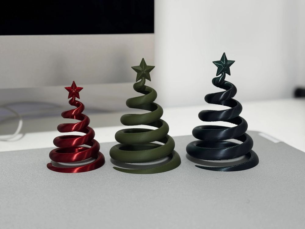3D Baskı 3lü Spiral Yılbaşı Ağacı Seti Yıldız Tepelikli Masaüstü Süs