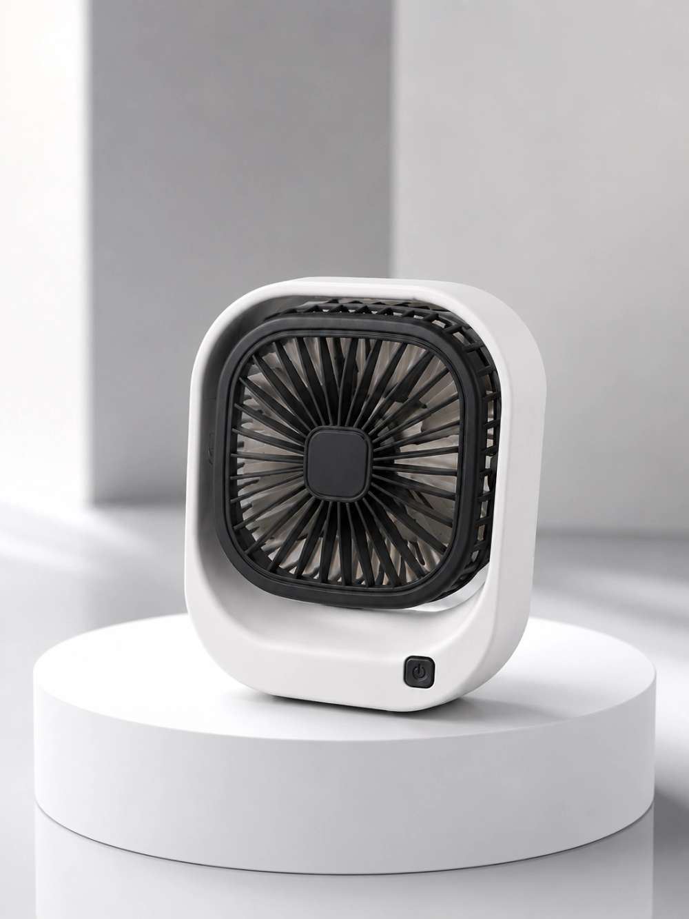 Ergonomik Şarjlı Masaüstü Fan 3 Kademeli Hız ile Serinletir