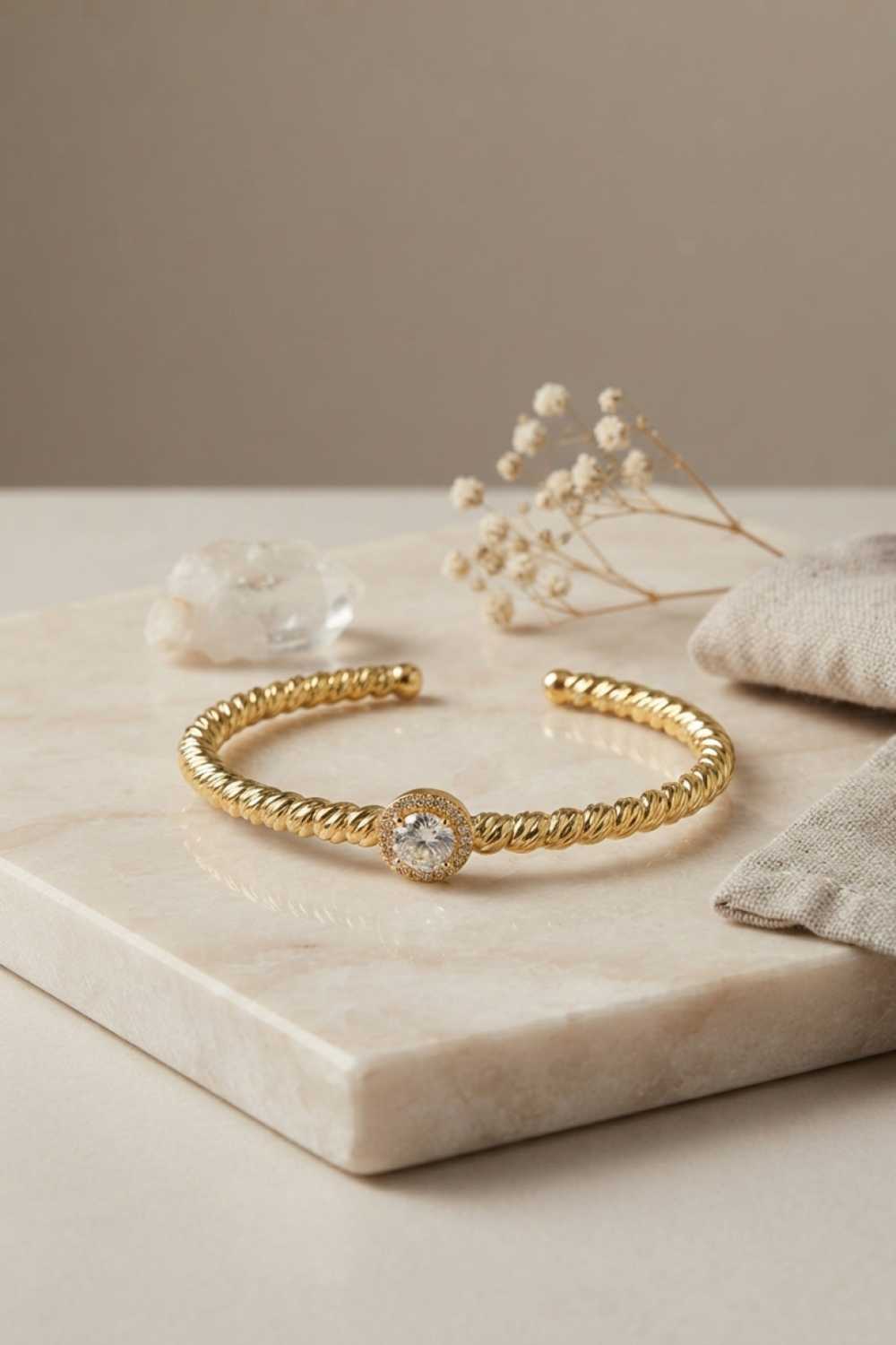 Gold Renk Dorika Model Yuvarlak Zirkon Taşlı Kadın Bileklik 5886