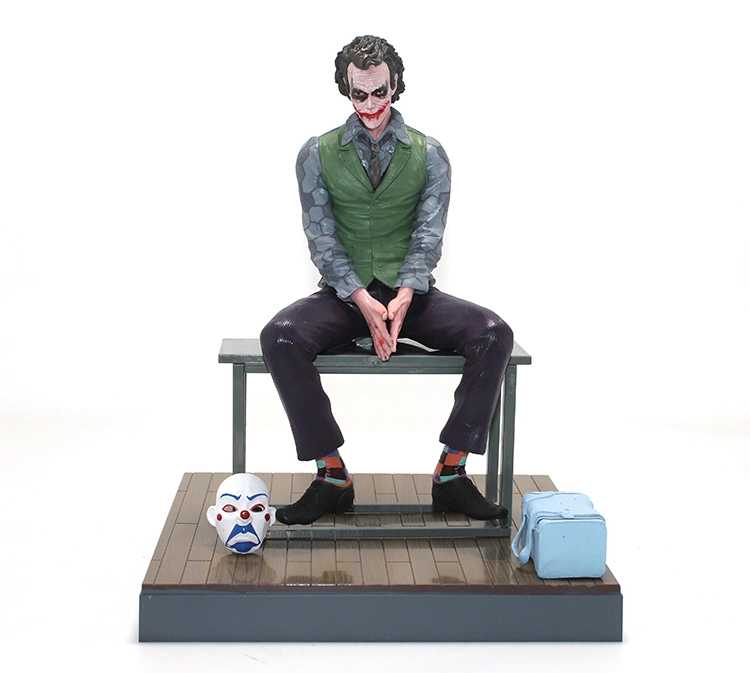 Joker Palyaço Maskeli Oturan Dekoratif Figür  Alk6610