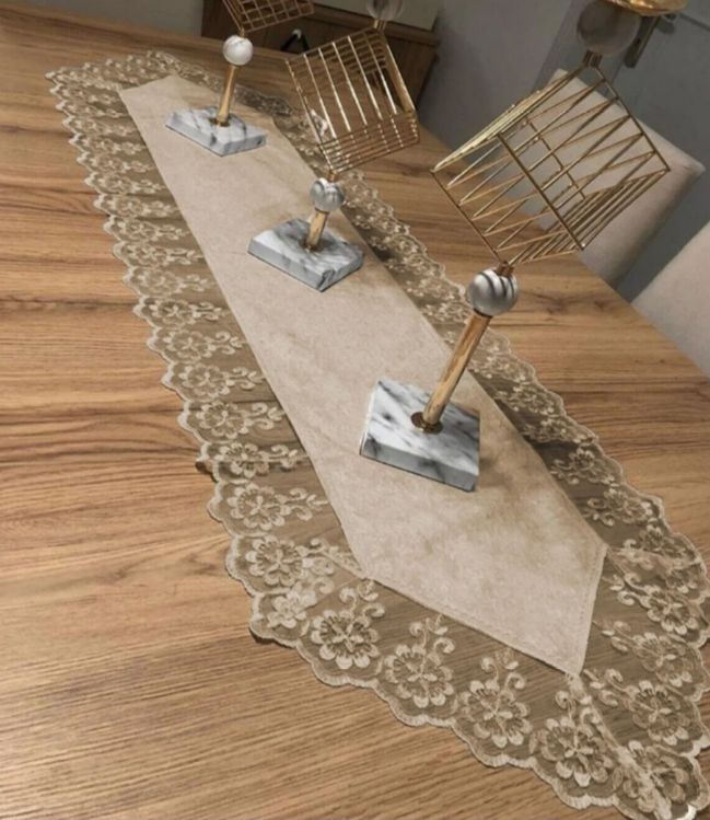 Kadife Dantel Detaylı Krem Runner (140x40cm) Kahve