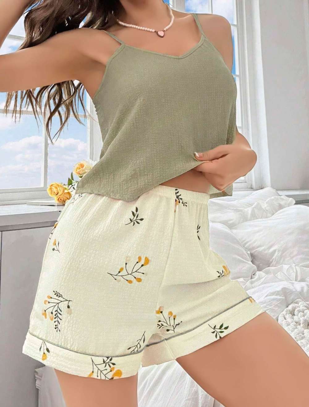 Kadın Ekru Çiçek Baskılı Şortlu Gecelik Pijama Takımı 5099