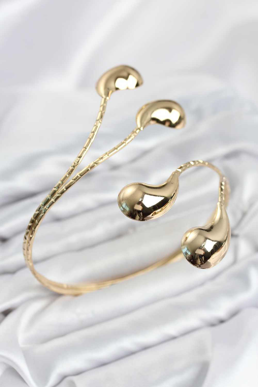 Pazu Bileklik Gold Renk Pirinç Damla Model 5886