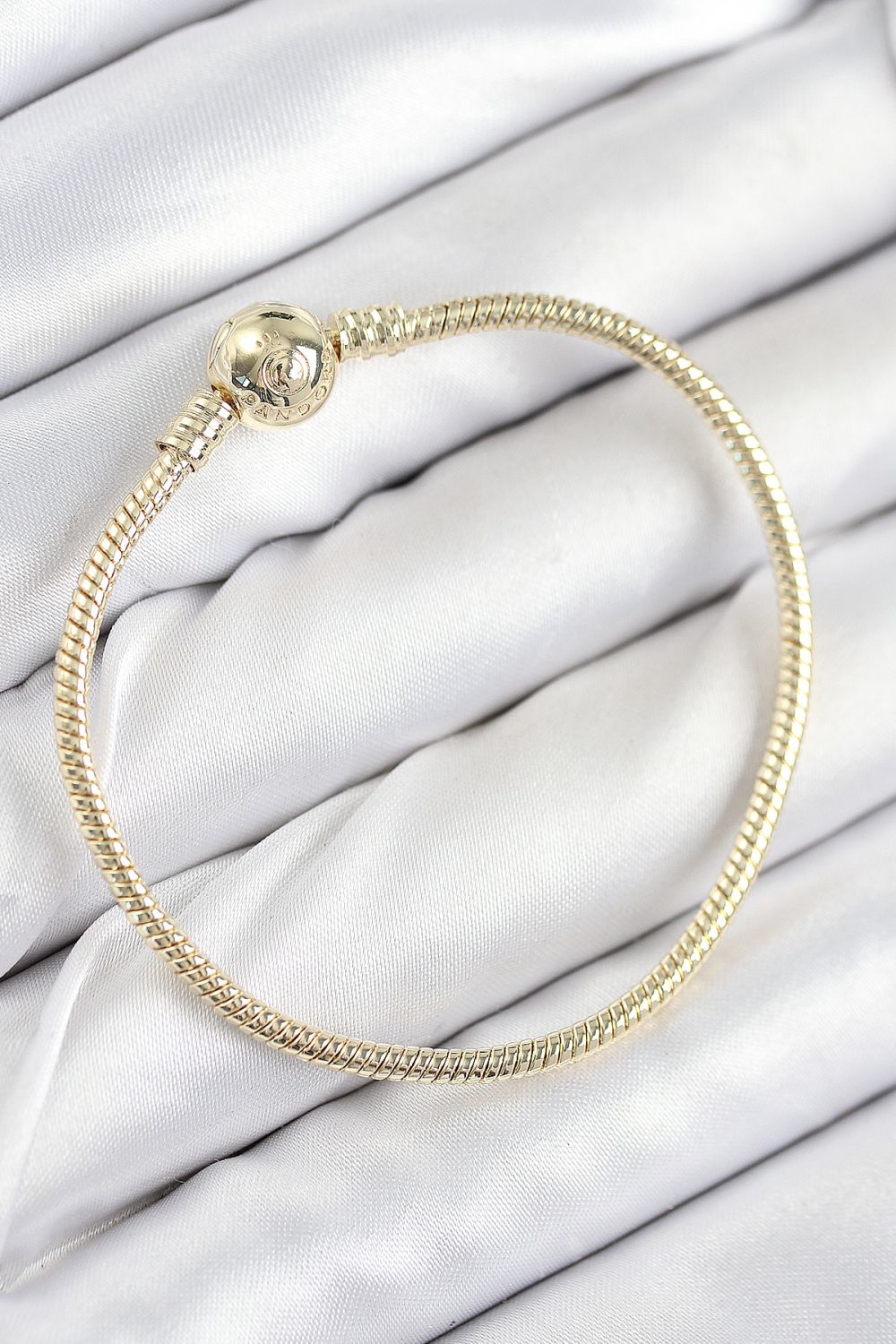 Pirinç Charm Topcuk Model Gold Renk Kadın Bileklik
