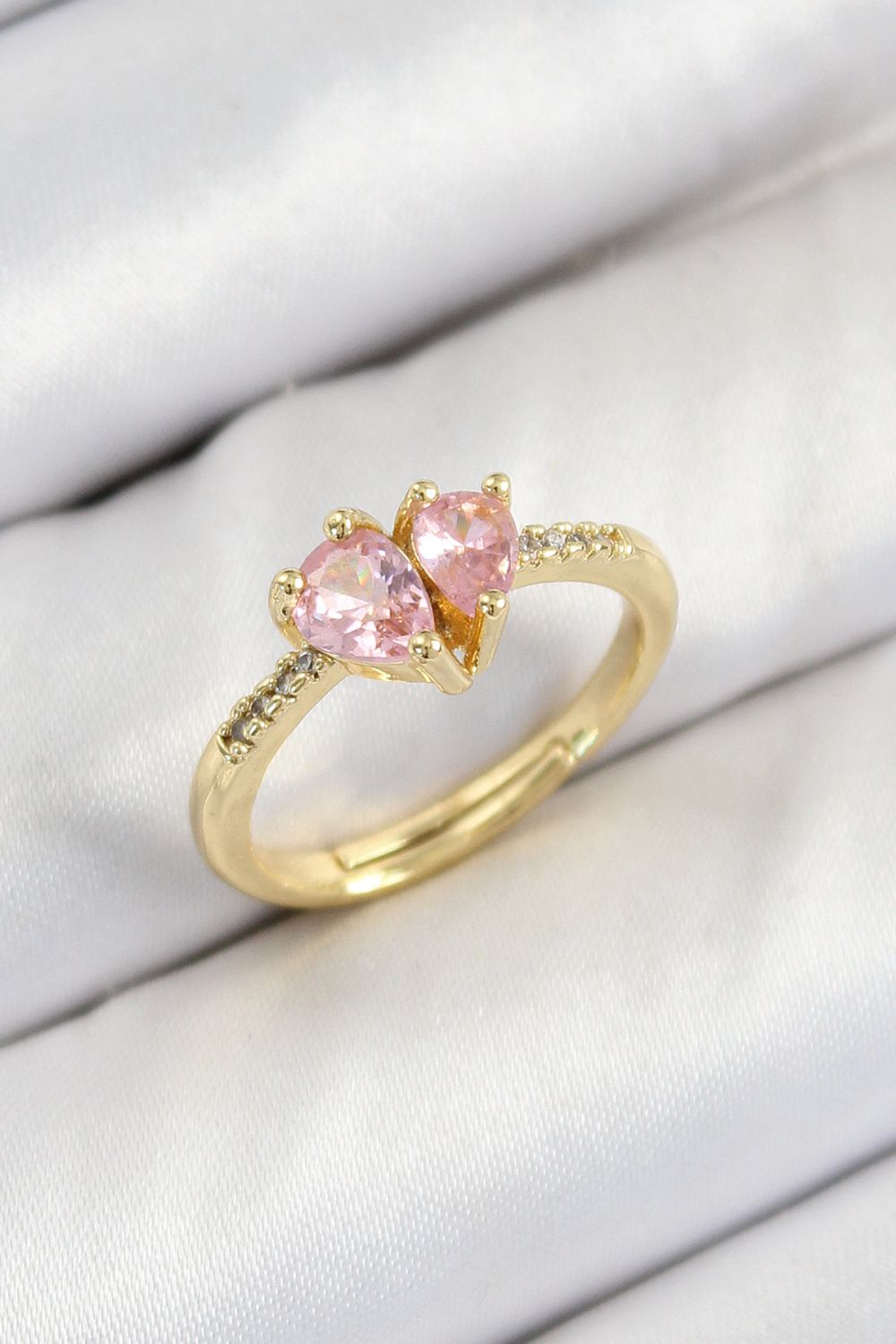 Pirinç Zirkon Taşlı Pembe Kalp Model Gold Renk Kadın Yüzük